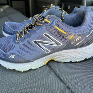 New Balance Men's Blue Trail Running Shoes